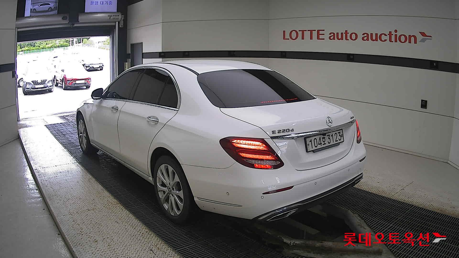 مرسيدس E220D