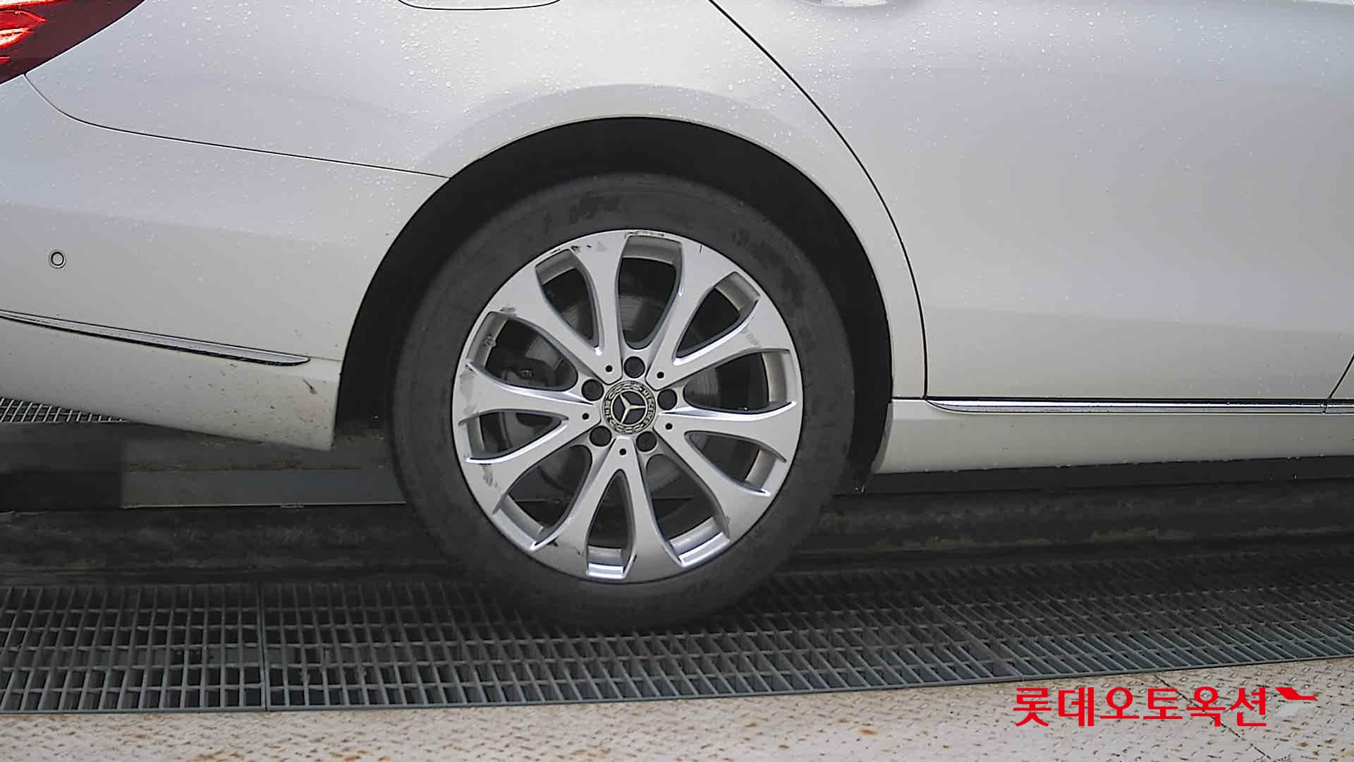 مرسيدس E220D