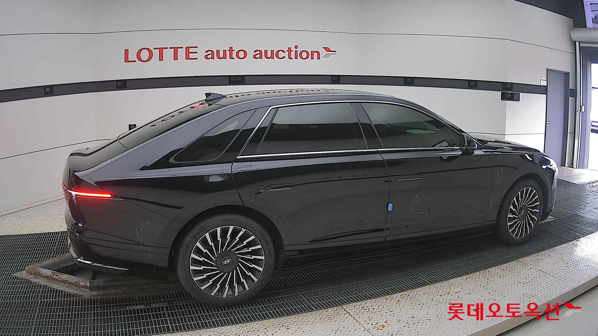 Hyundai Grandeur Hybrid id 3057671 из Кореи 18