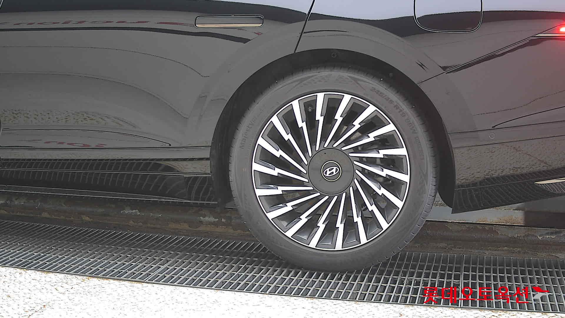 Hyundai Grandeur Hybrid id 3057671 из Кореи 22