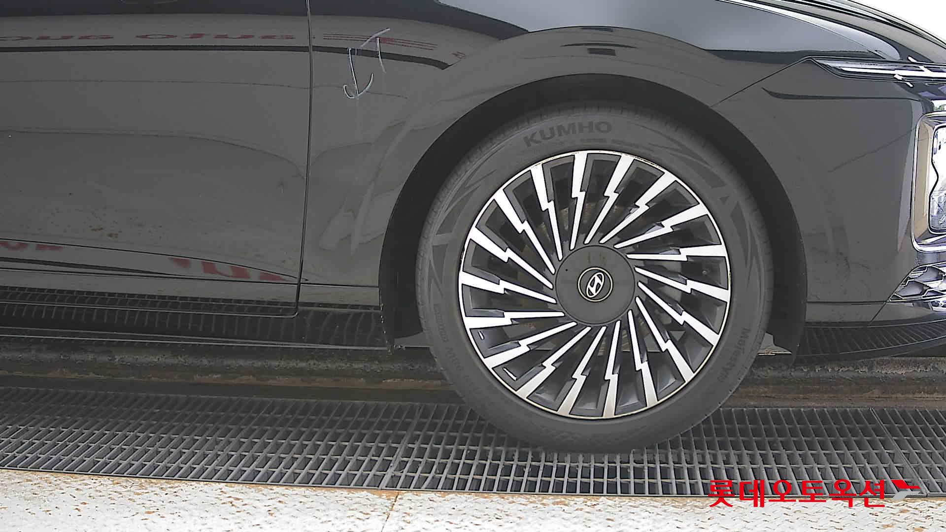 Hyundai Grandeur Hybrid id 3057671 из Кореи 23