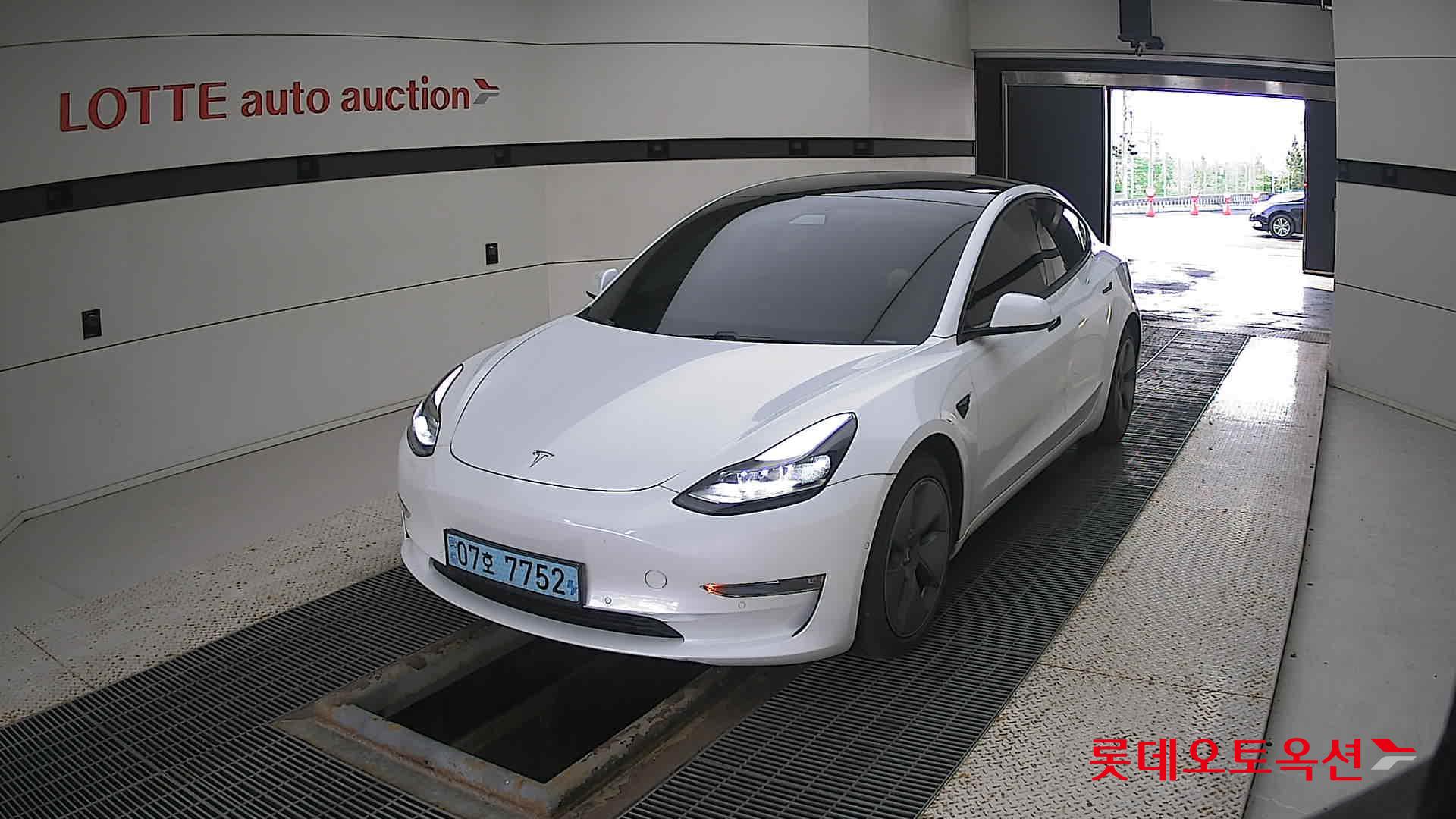 تسلا MODEL 3