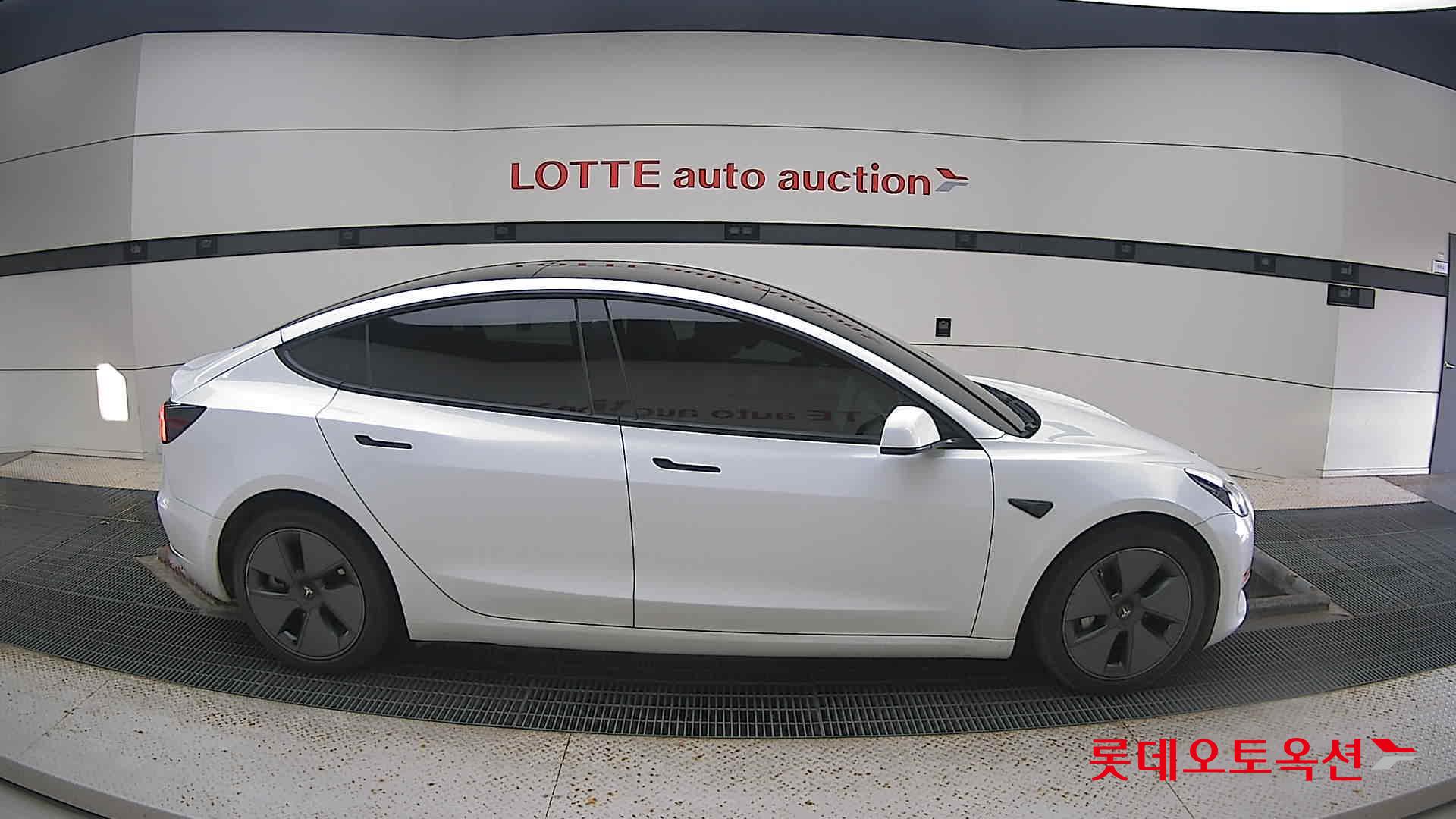 تسلا MODEL 3