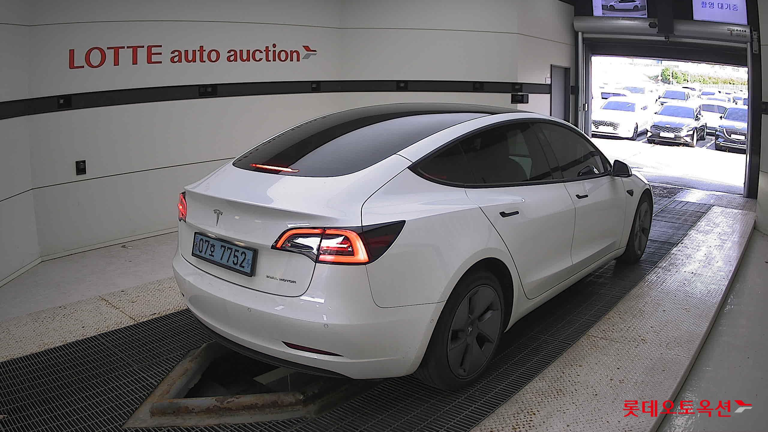 تسلا MODEL 3