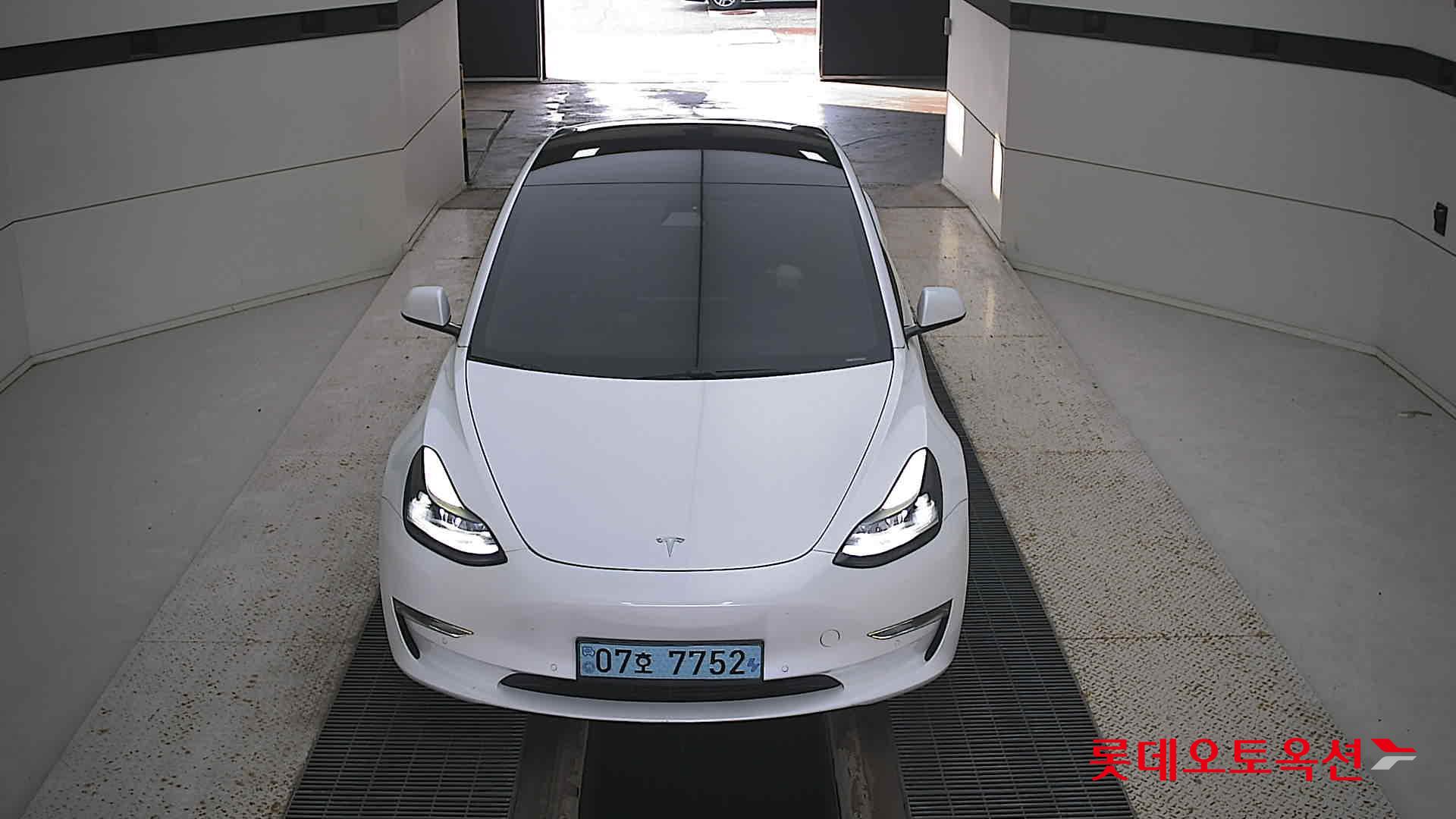 تسلا MODEL 3