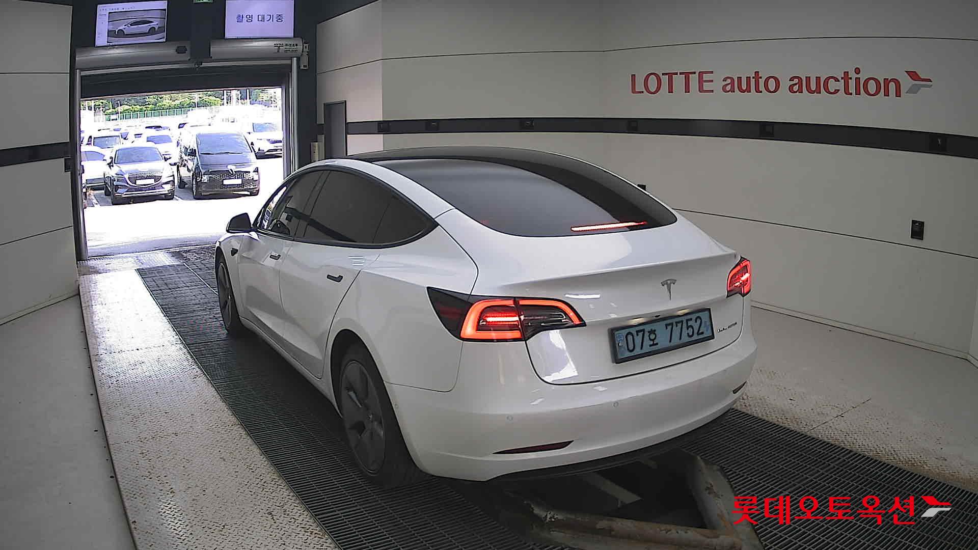 تسلا MODEL 3