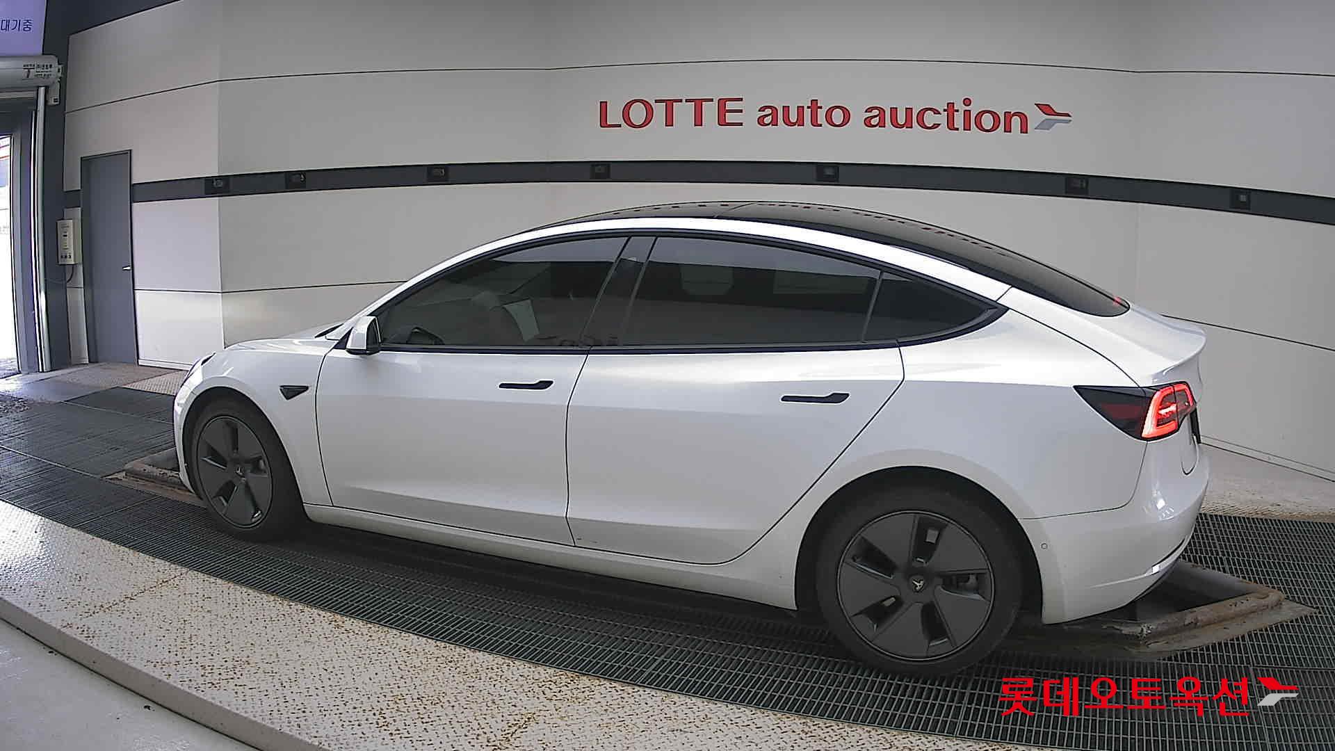 تسلا MODEL 3