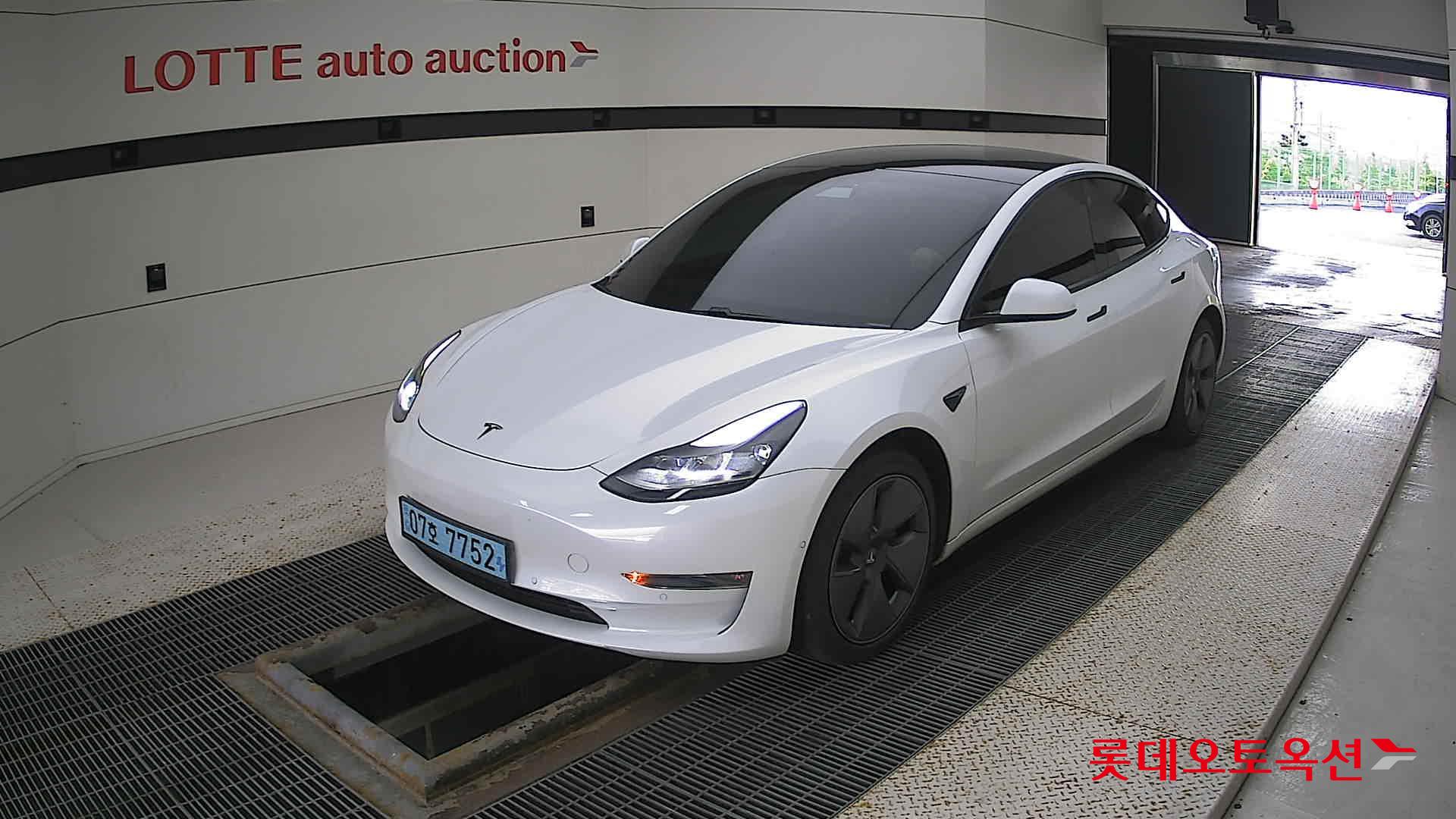 تسلا MODEL 3