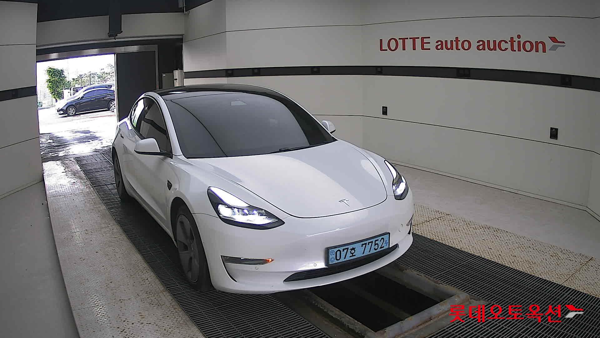 تسلا MODEL 3