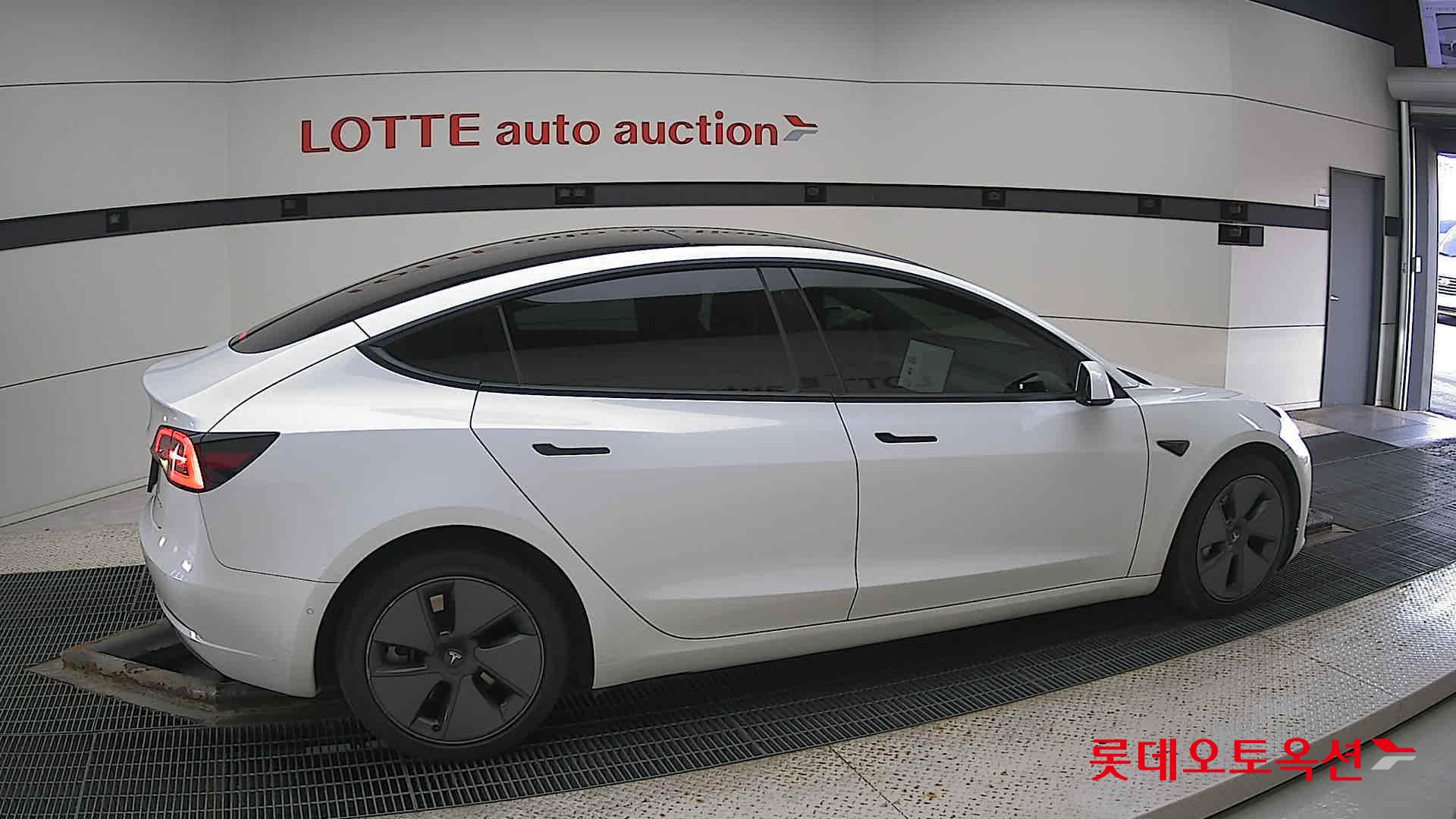 تسلا MODEL 3