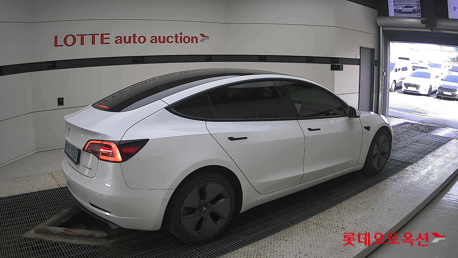 تسلا MODEL 3