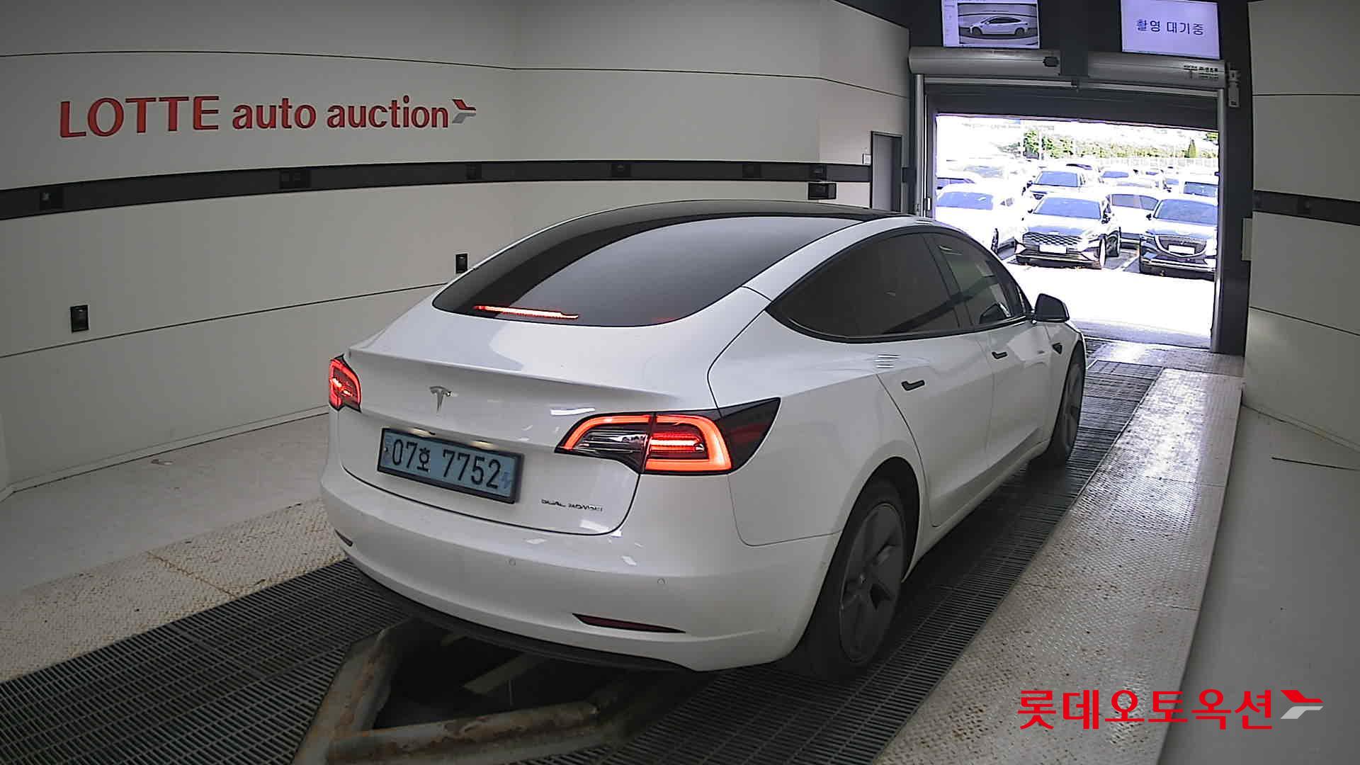 تسلا MODEL 3