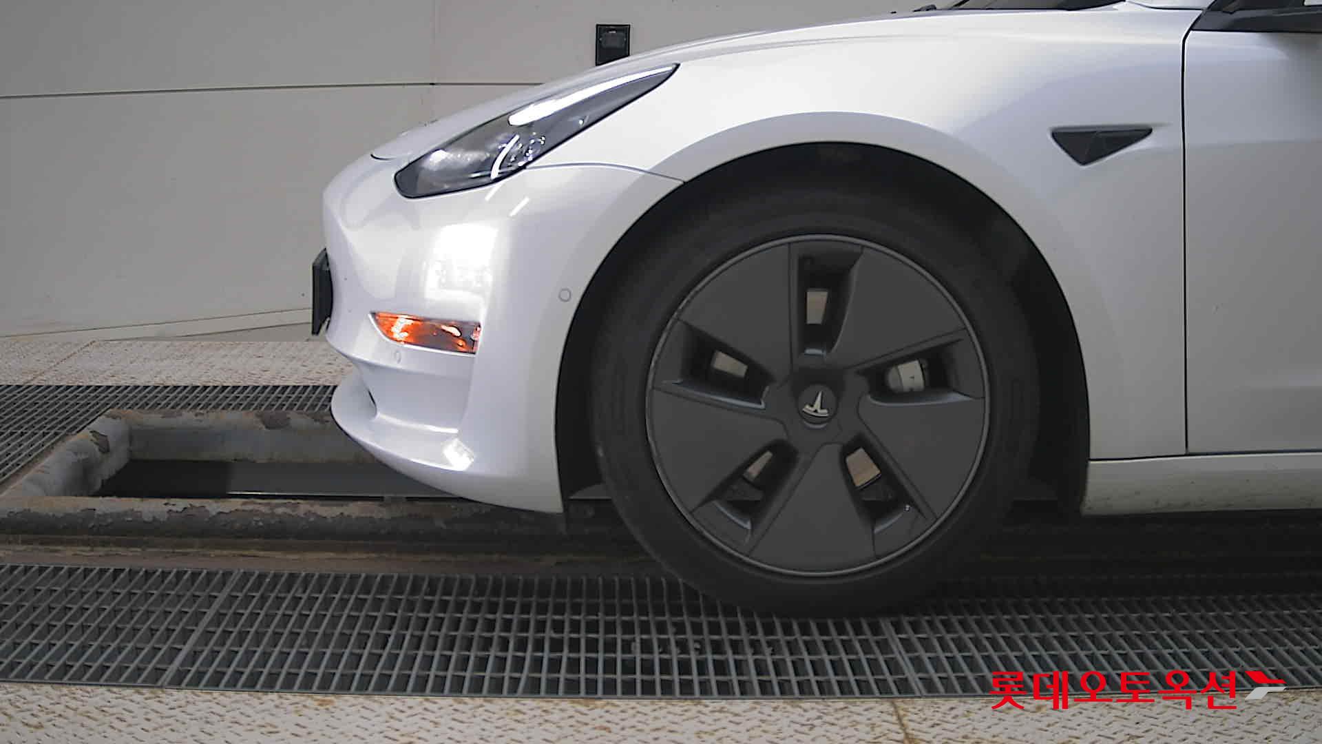 تسلا MODEL 3