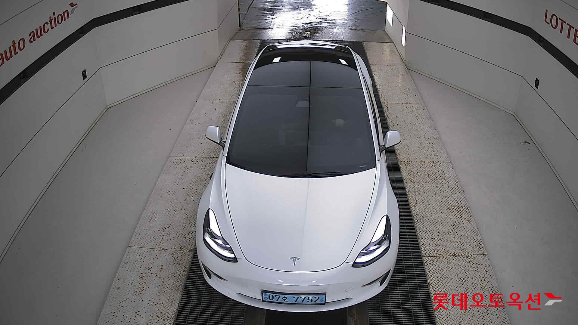 تسلا MODEL 3