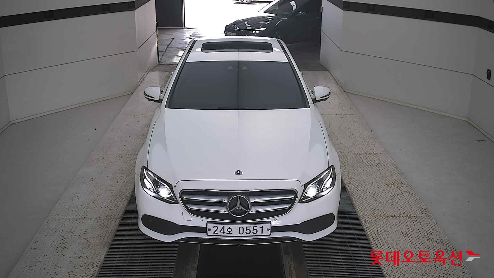 مرسيدس E300