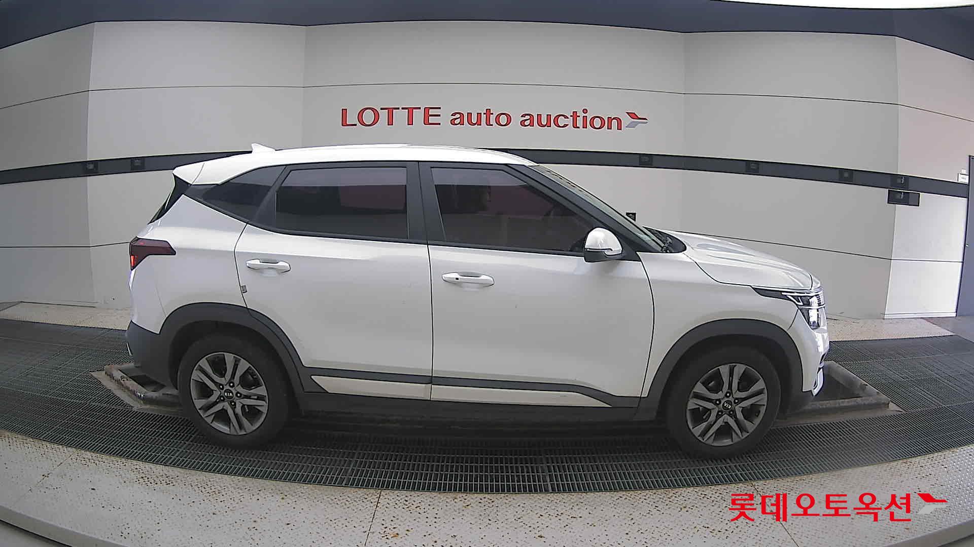 Kia Seltos 2021 Snow White Pearl из Кореи, фото 3