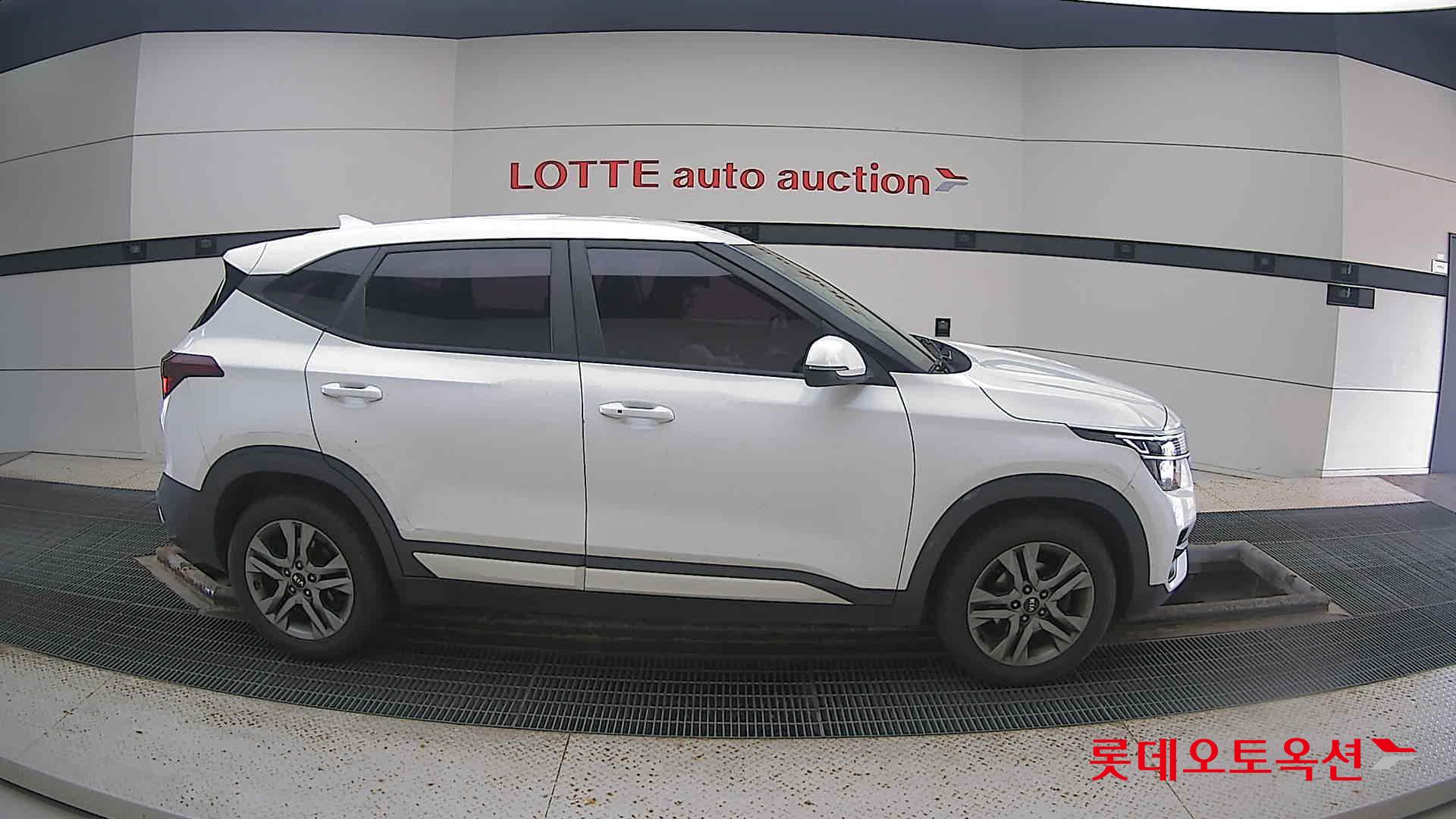 Kia Seltos 2021 Snow White Pearl из Кореи, фото 3