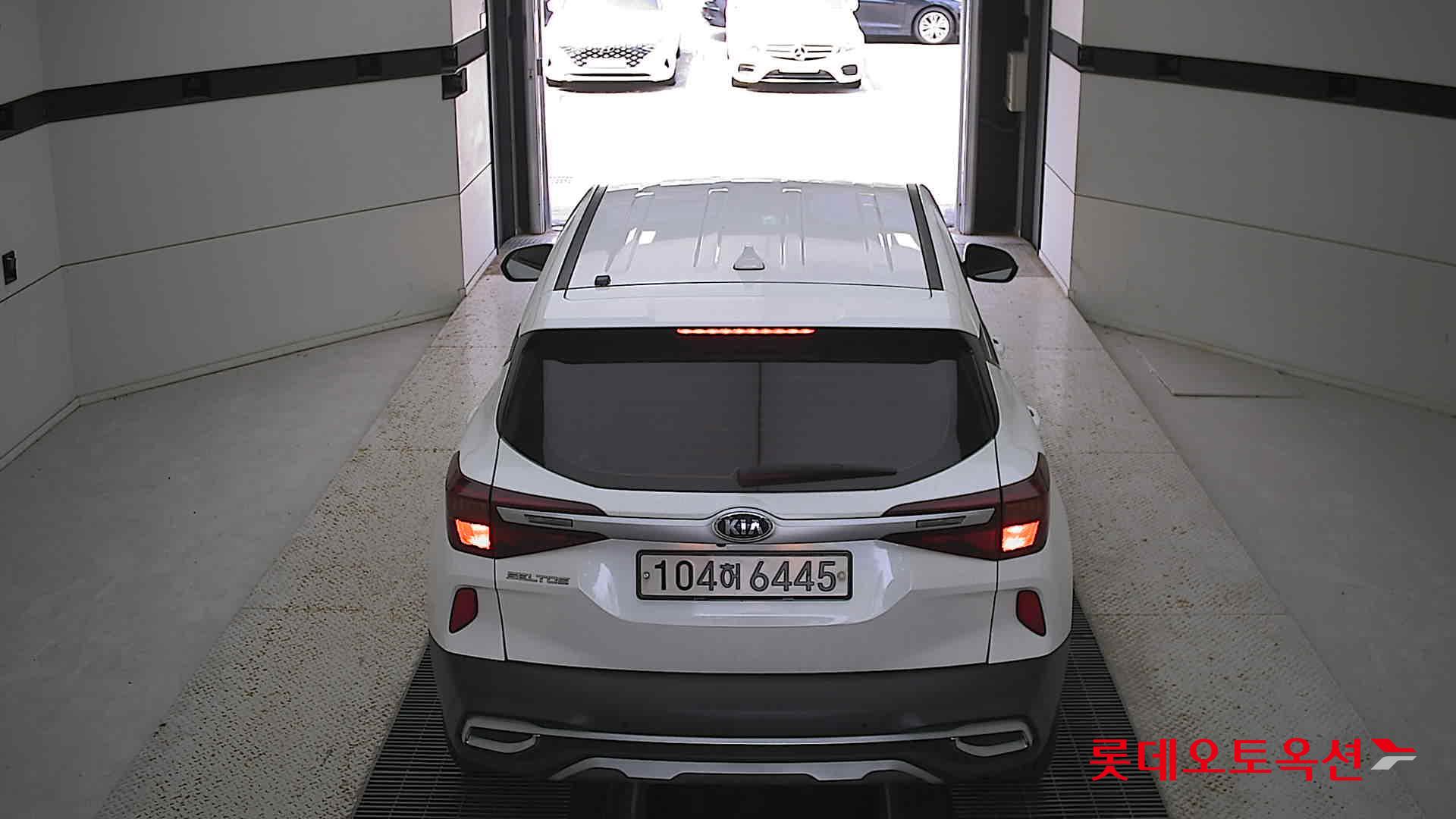 Kia Seltos 2021 Snow White Pearl из Кореи, фото 5