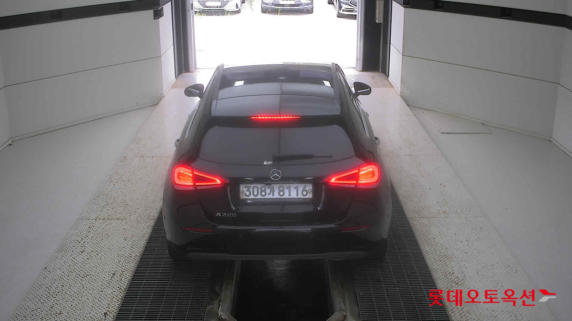 مرسيدس A220