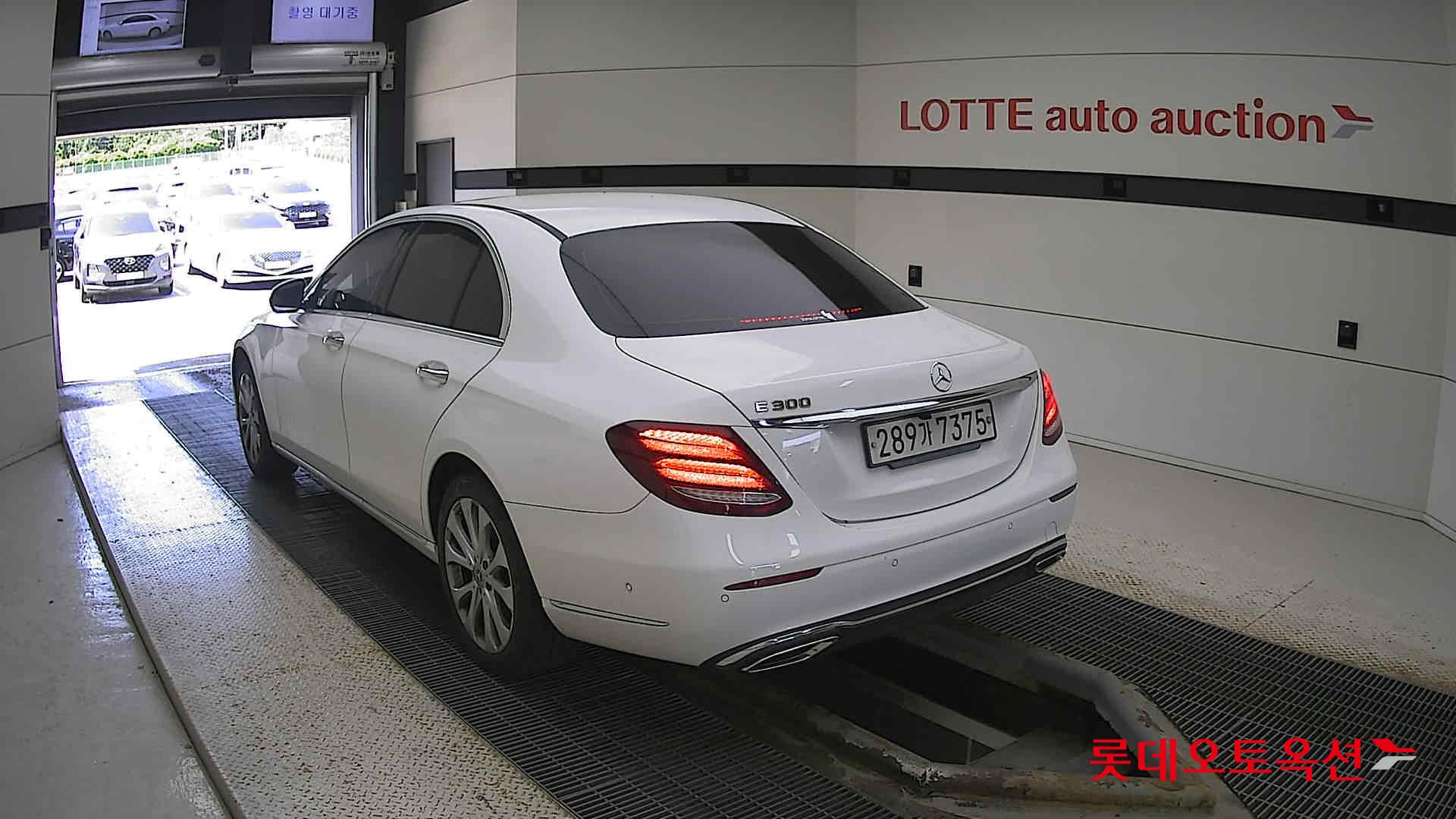 مرسيدس E300