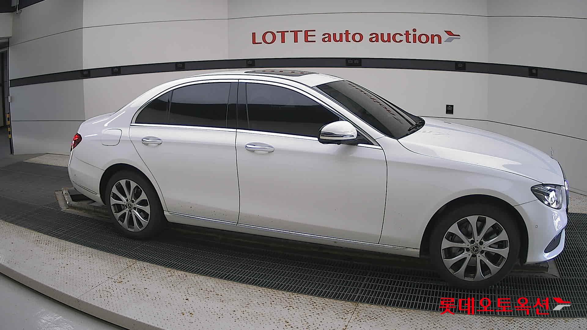 مرسيدس E300