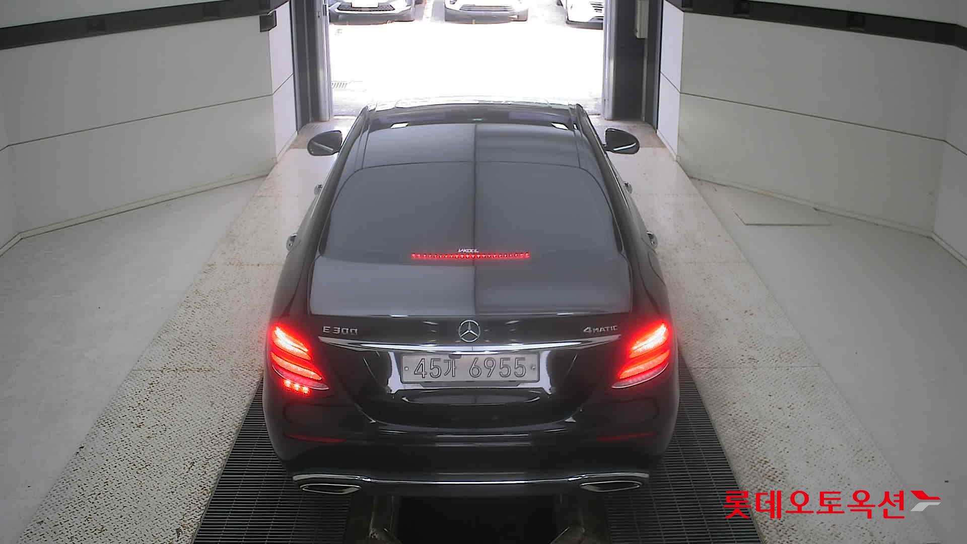 مرسيدس E300