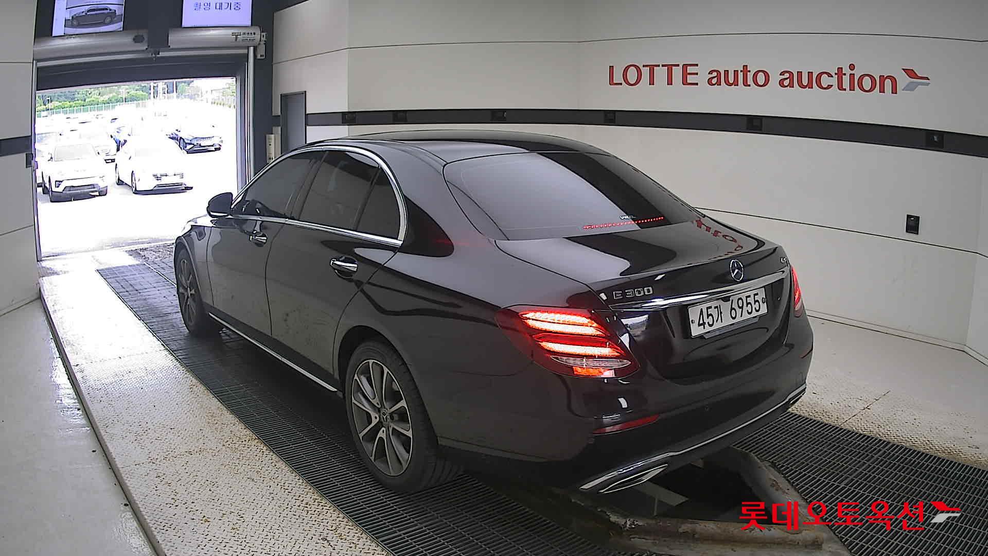 مرسيدس E300