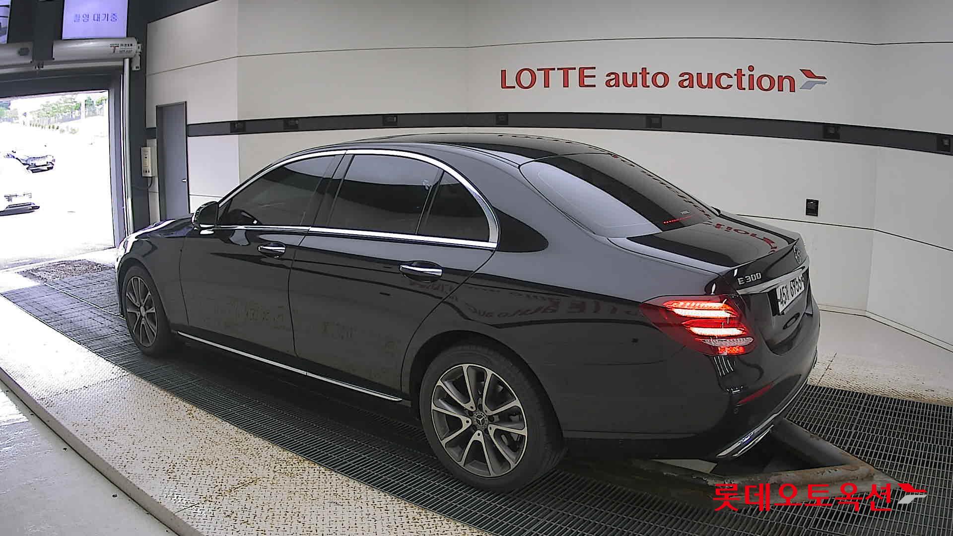 مرسيدس E300