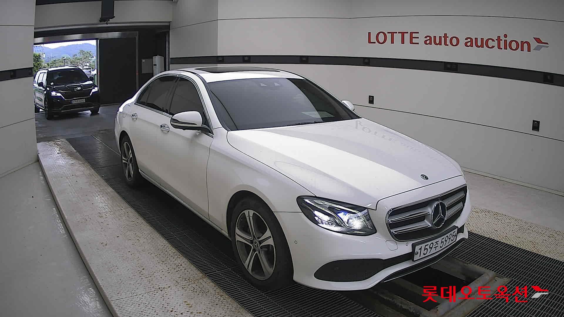 مرسيدس E300