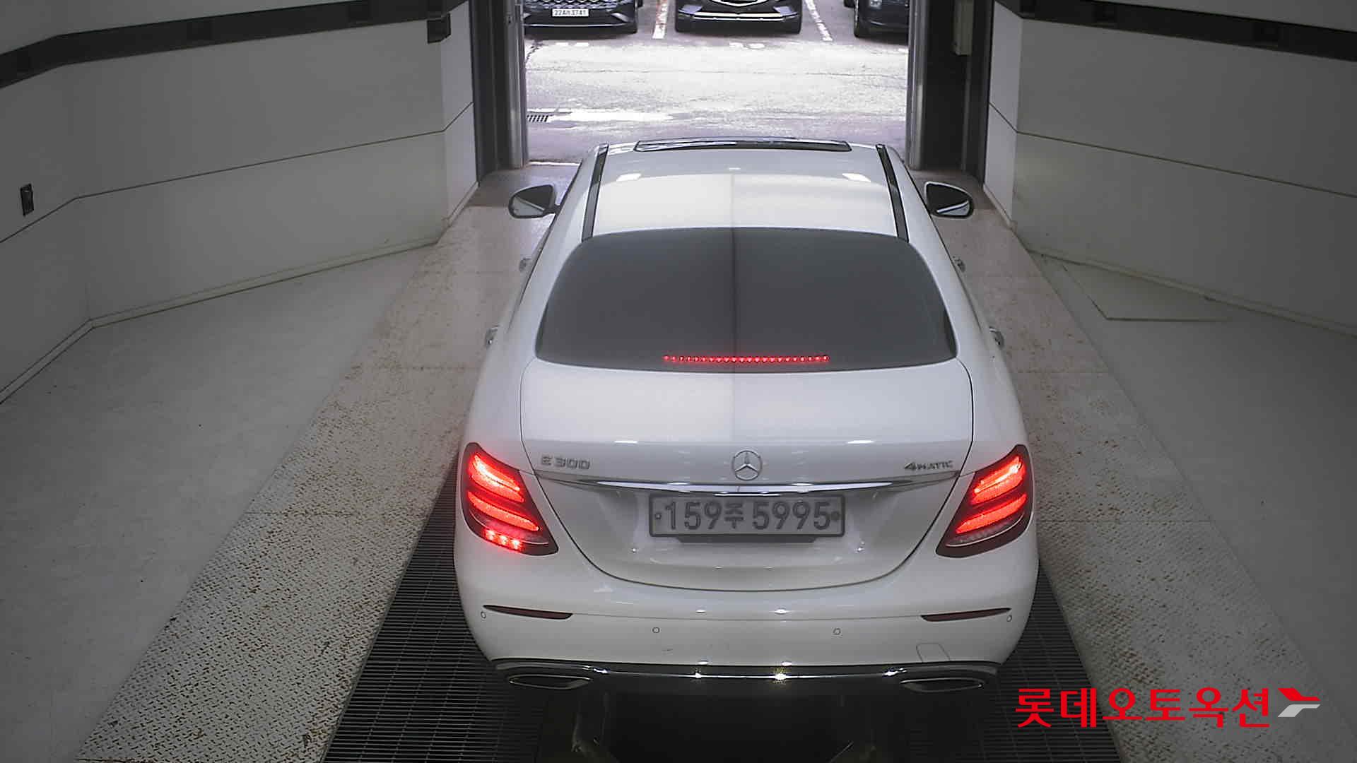 مرسيدس E300