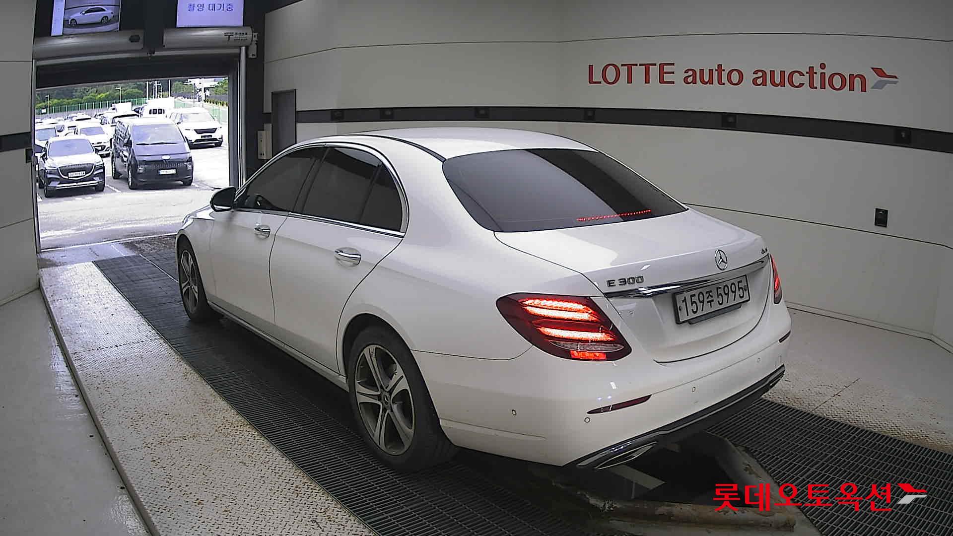 مرسيدس E300