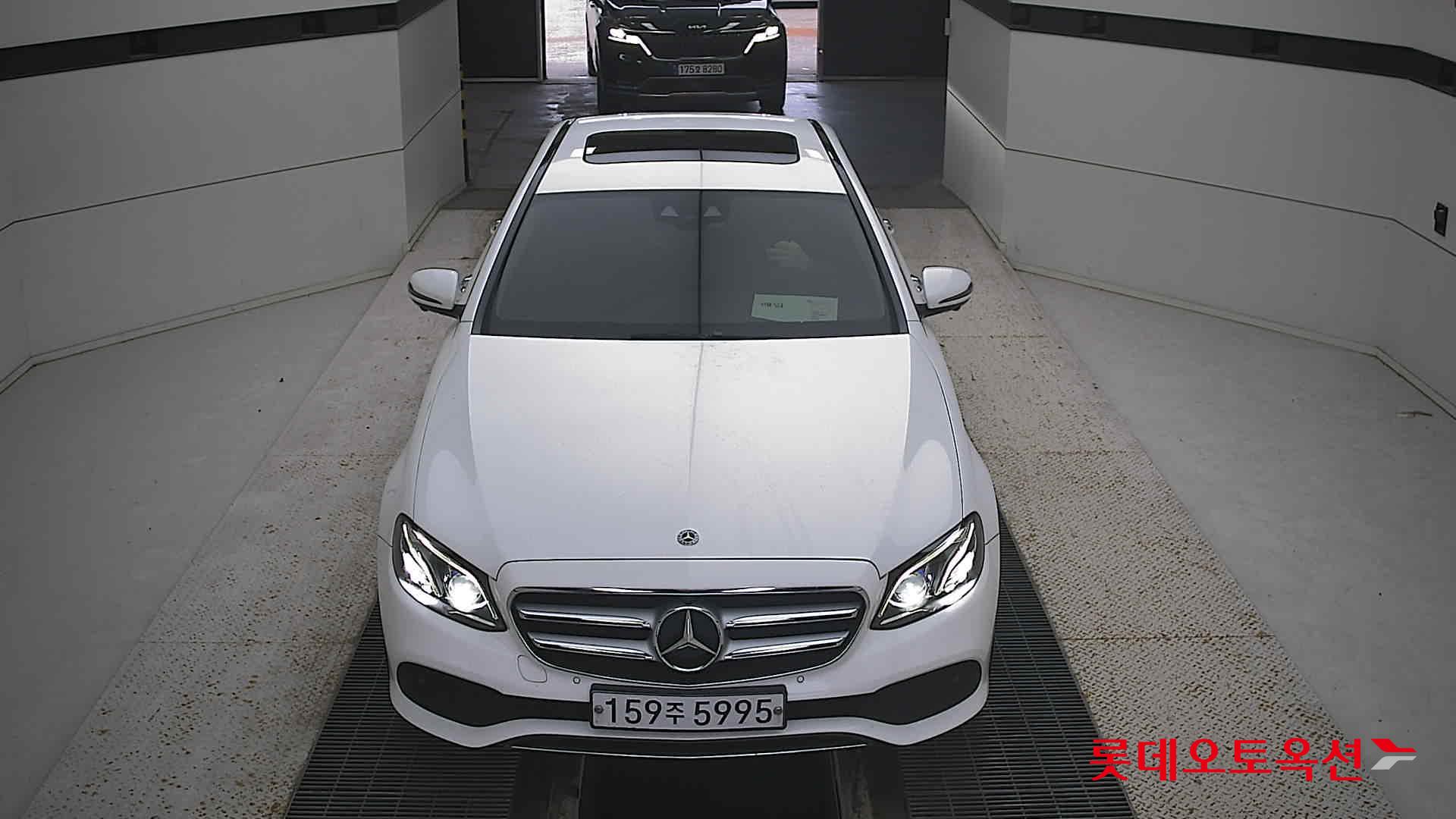 مرسيدس E300