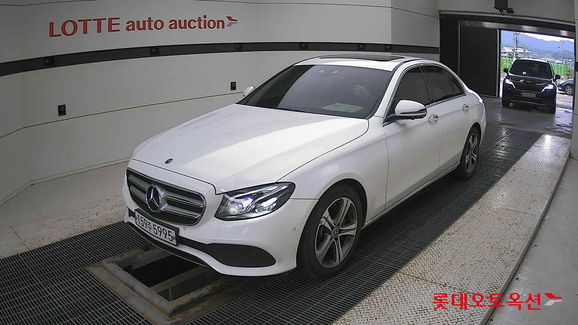 مرسيدس E300