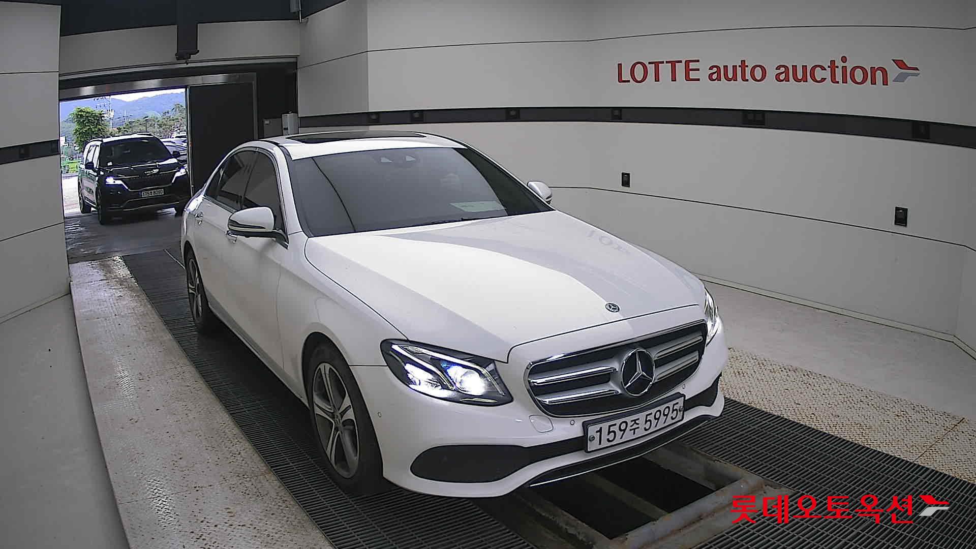 مرسيدس E300