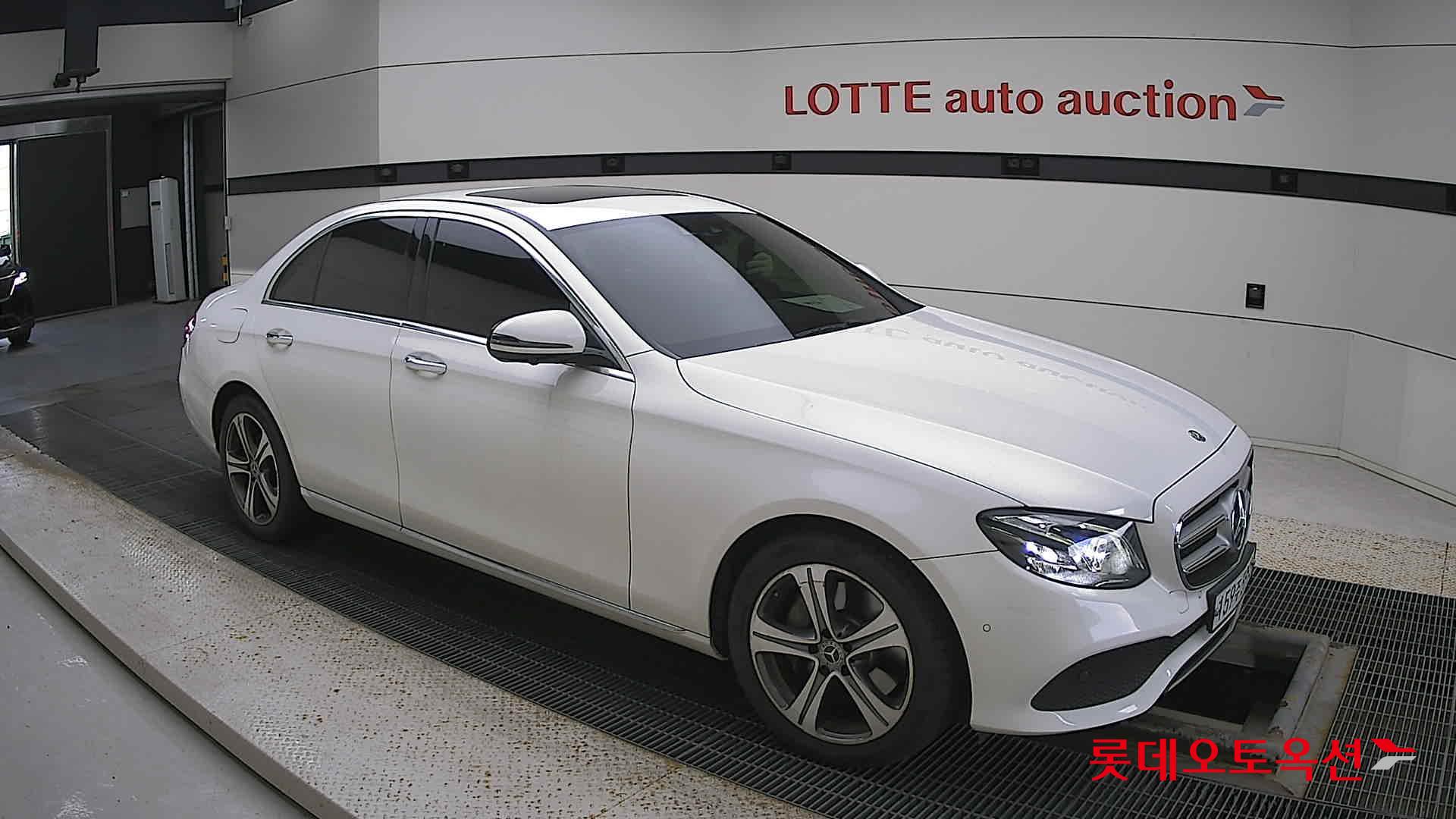 مرسيدس E300