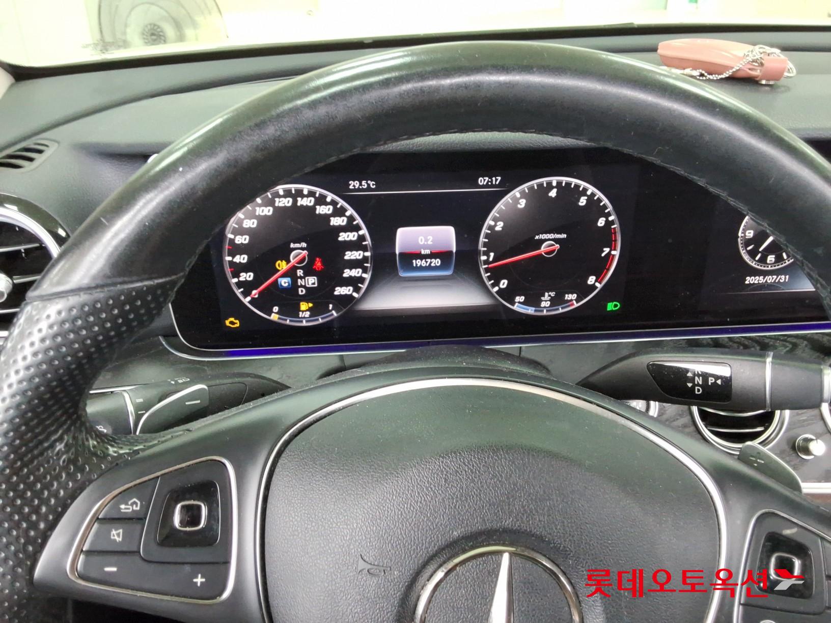 مرسيدس E300
