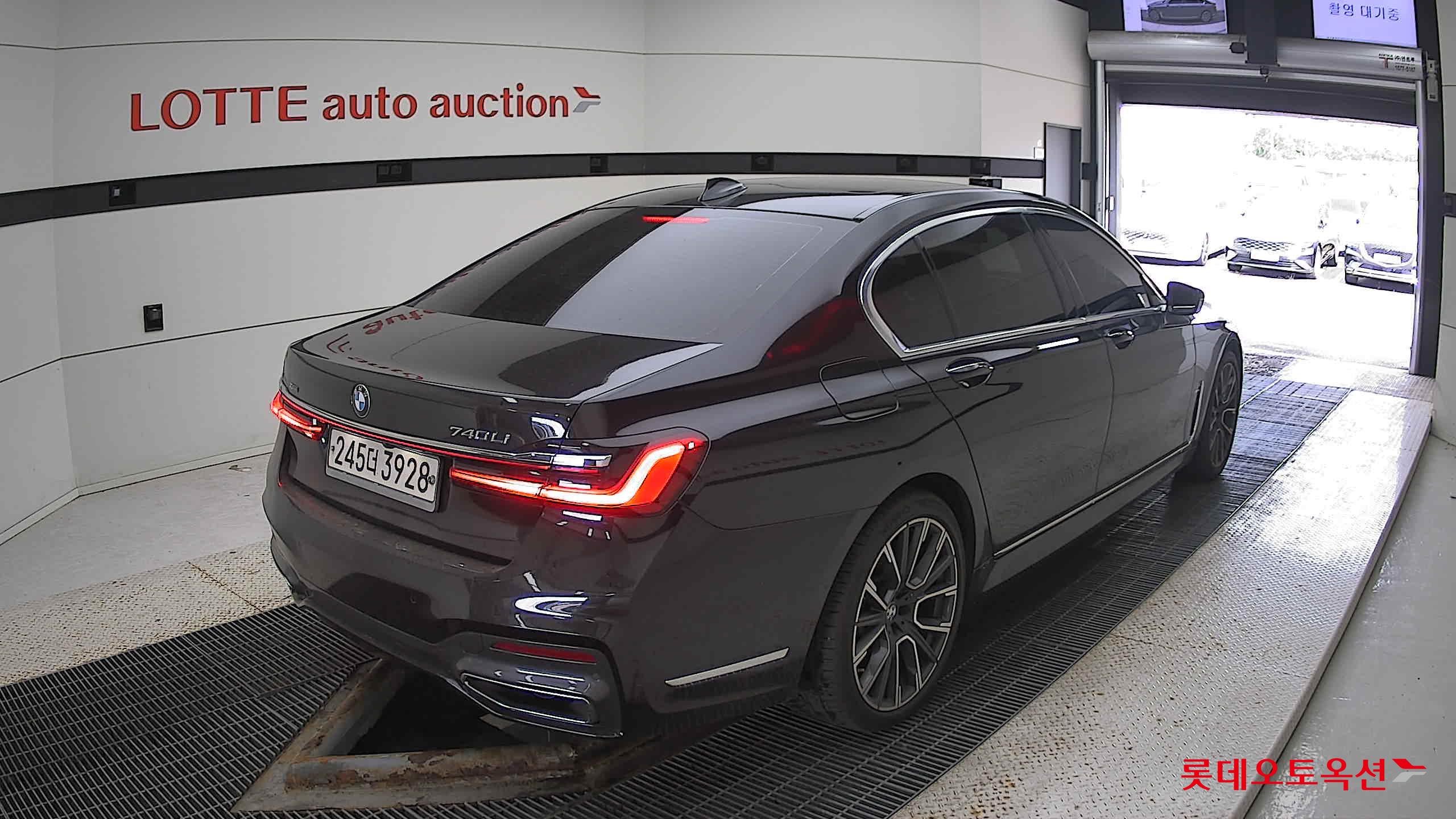 BMW الفئة السابعة