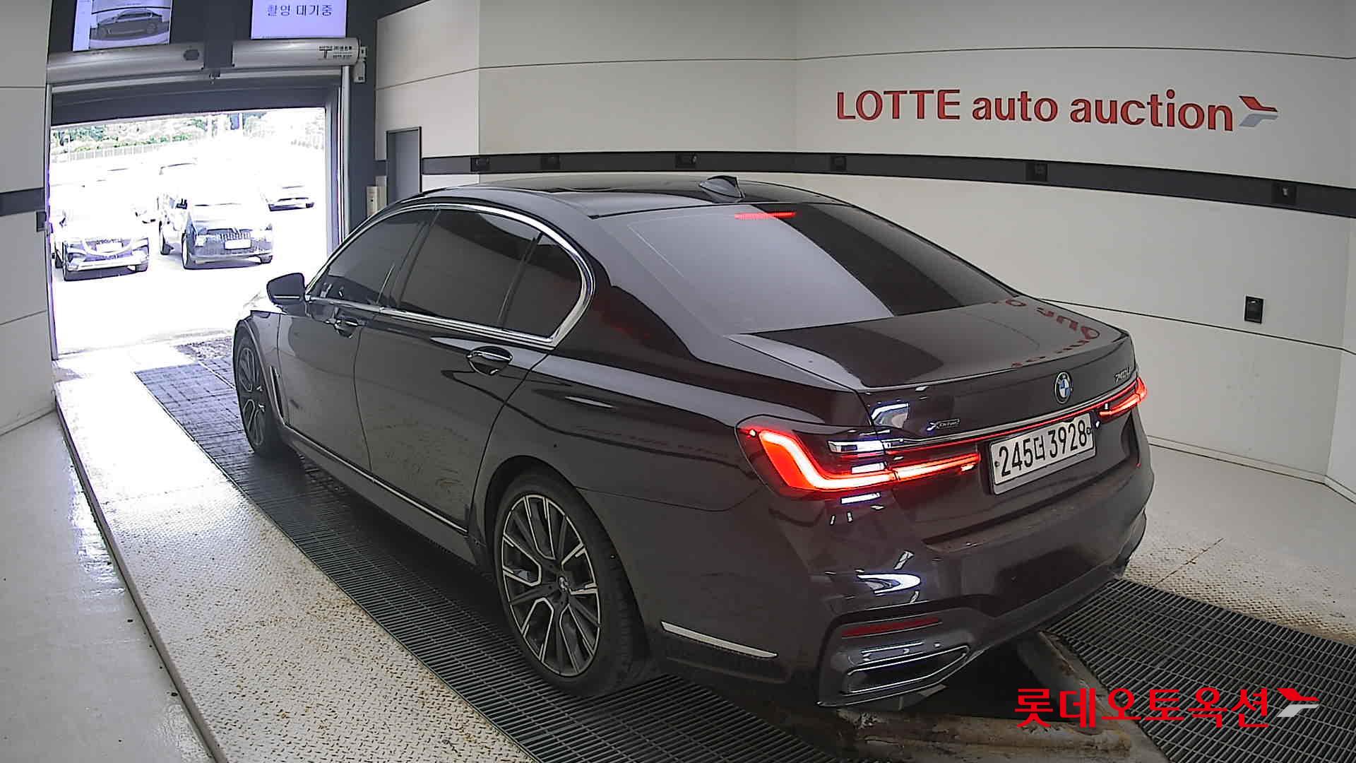 BMW الفئة السابعة