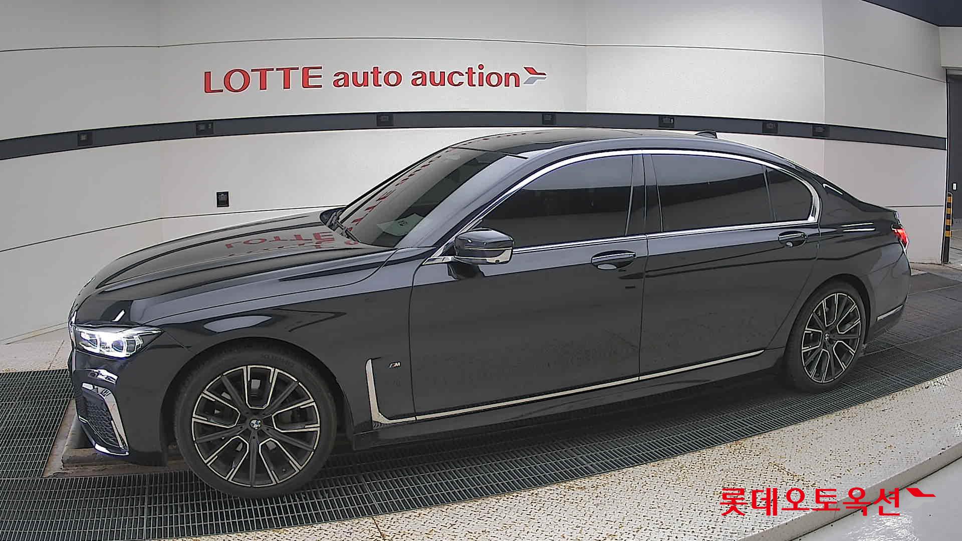BMW الفئة السابعة
