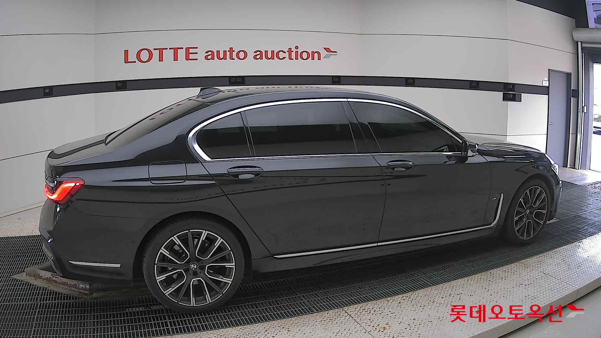 BMW الفئة السابعة