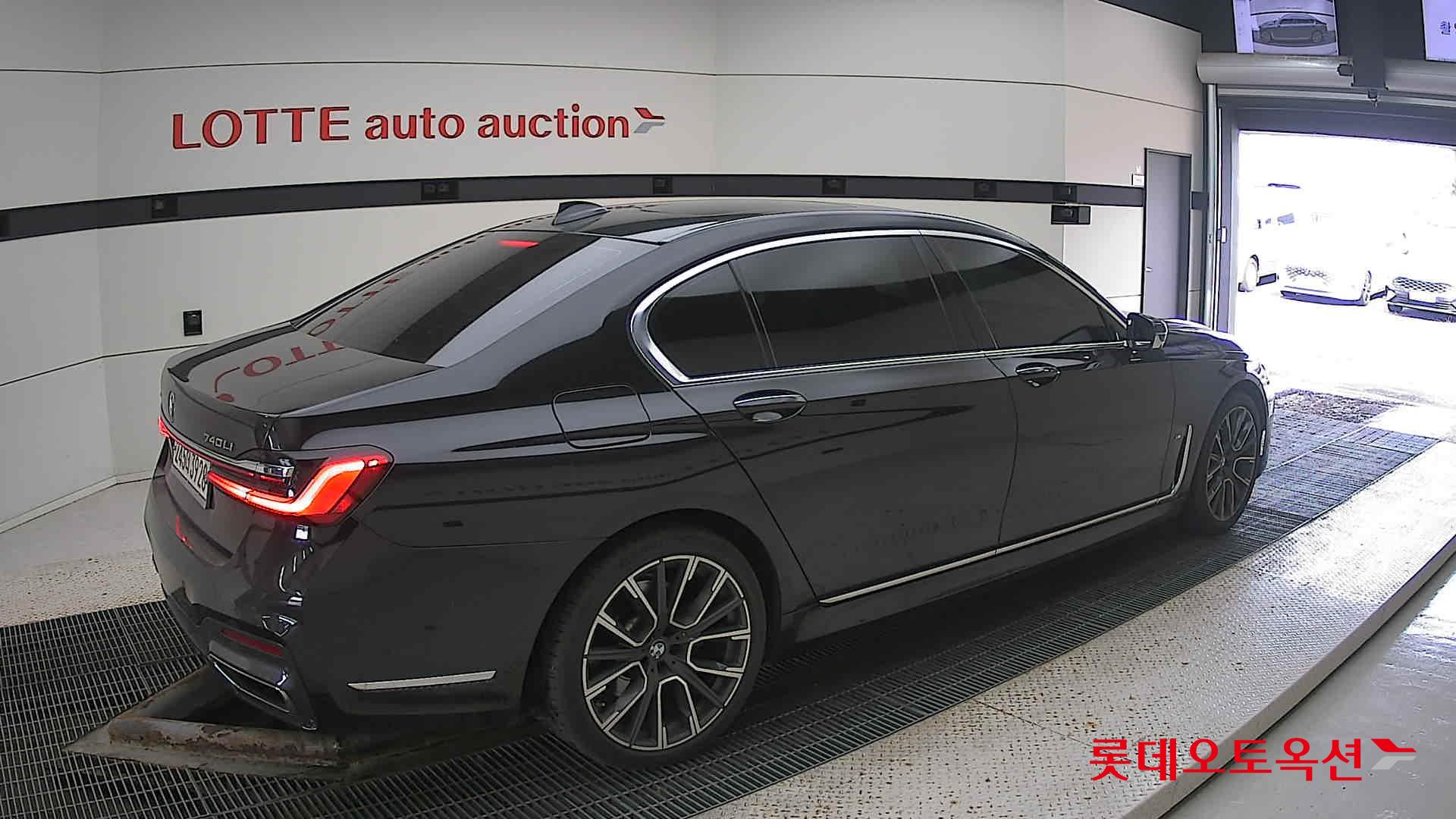 BMW الفئة السابعة