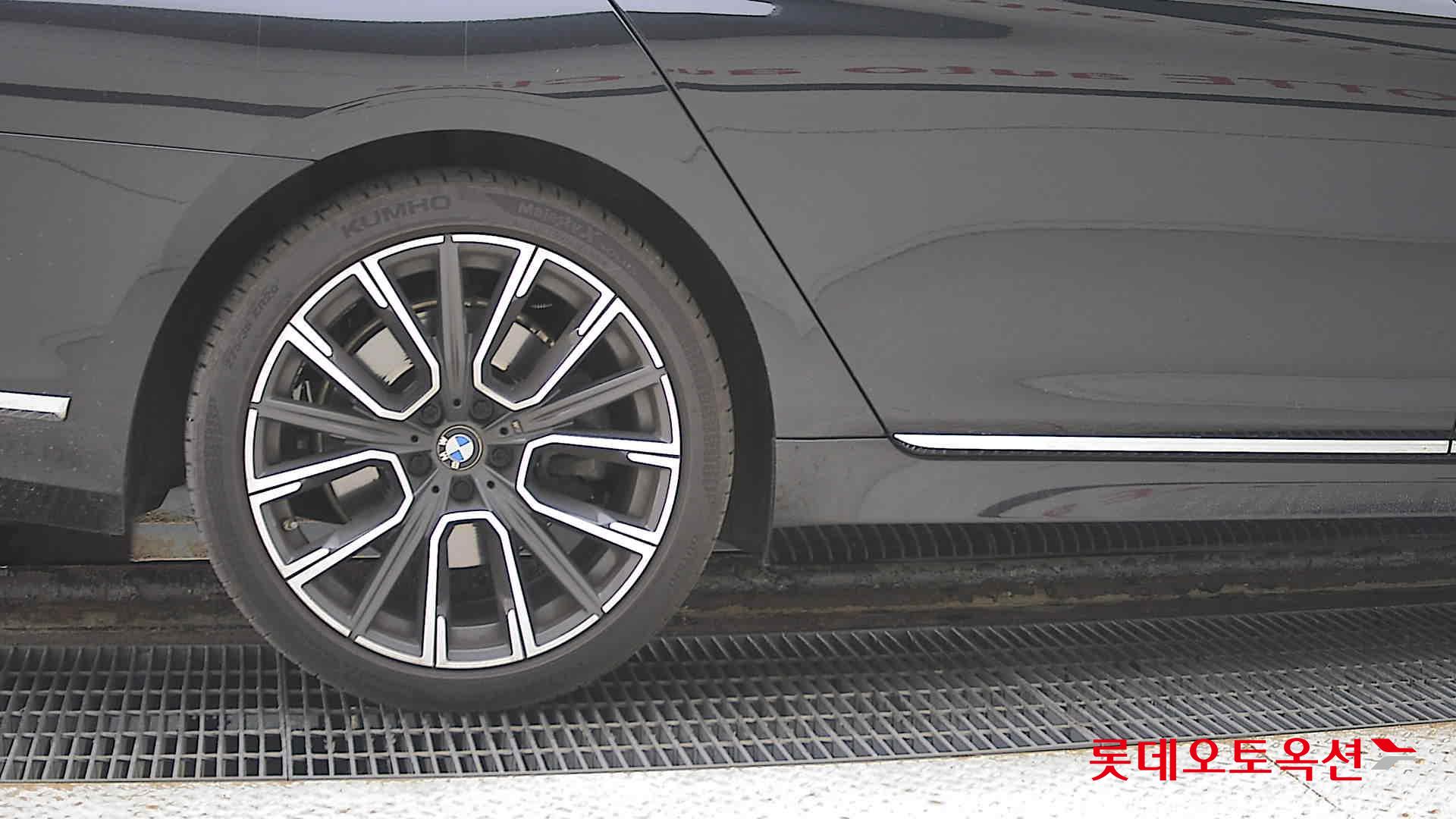 BMW الفئة السابعة