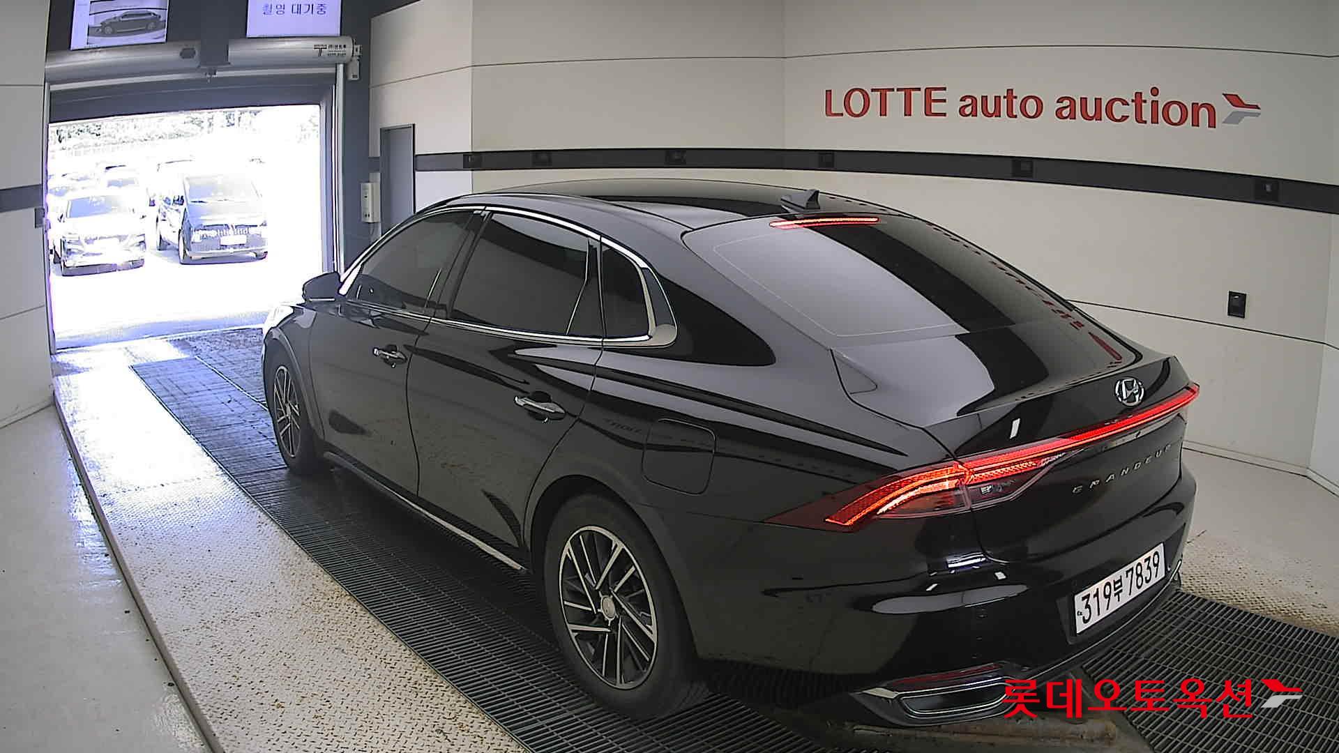 هيونداي - أزيرا - Image 6