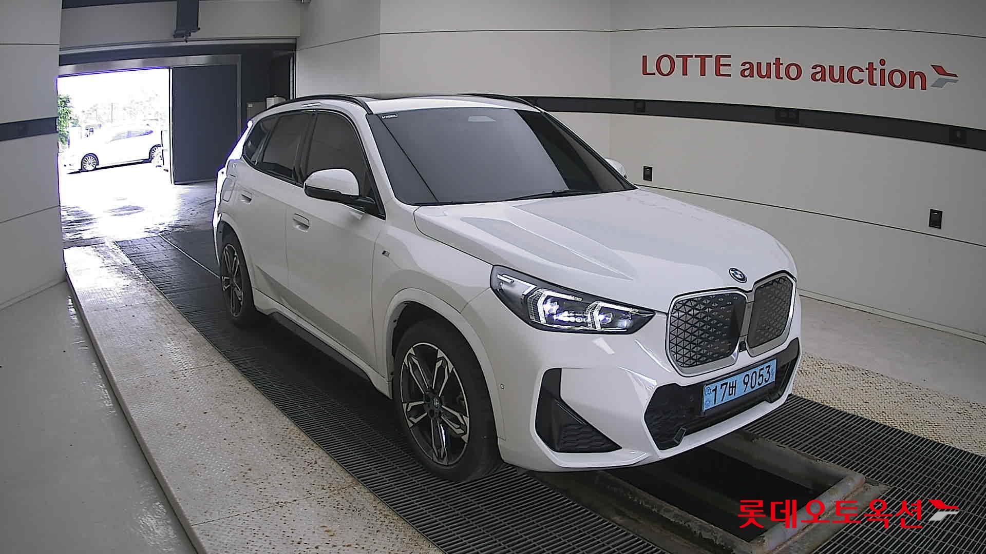 BMW  iX1 xDrive30 2024 Белый из Кореи, фото 2