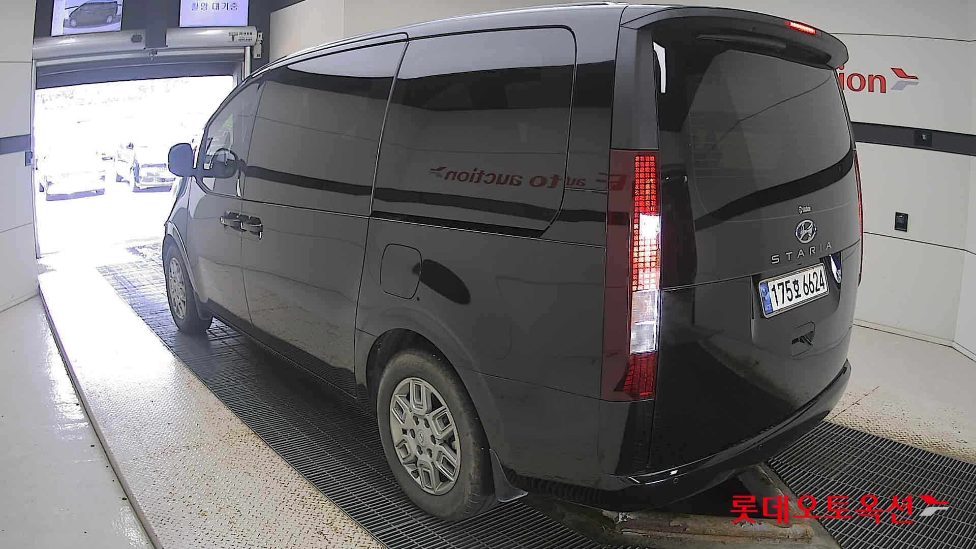 هيونداي - ستاريا - Image 6
