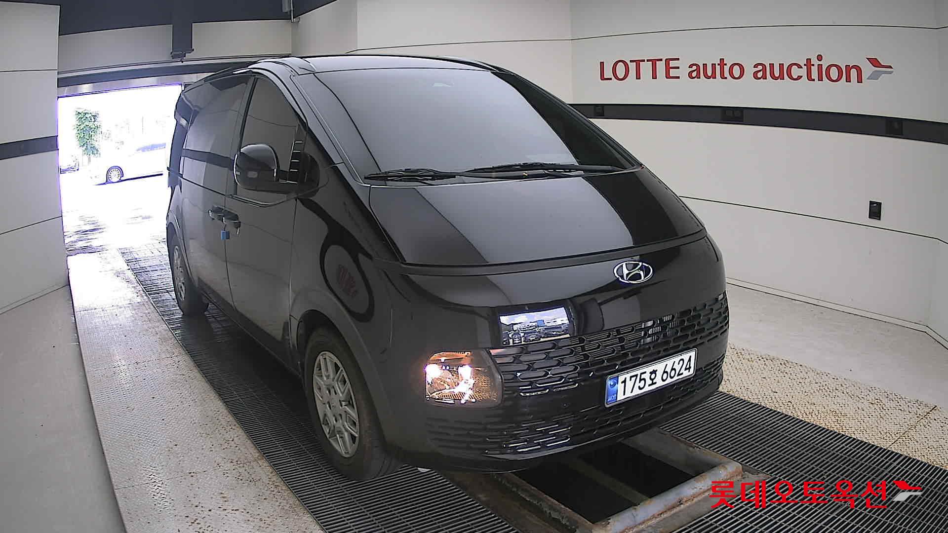 هيونداي - ستاريا - Image 15