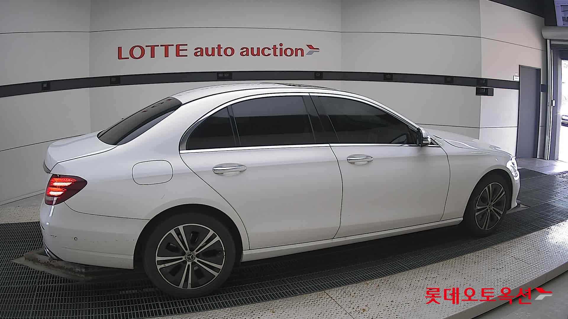 Mercedes-Benz Benz E220 d id 3062820 из Кореи 18