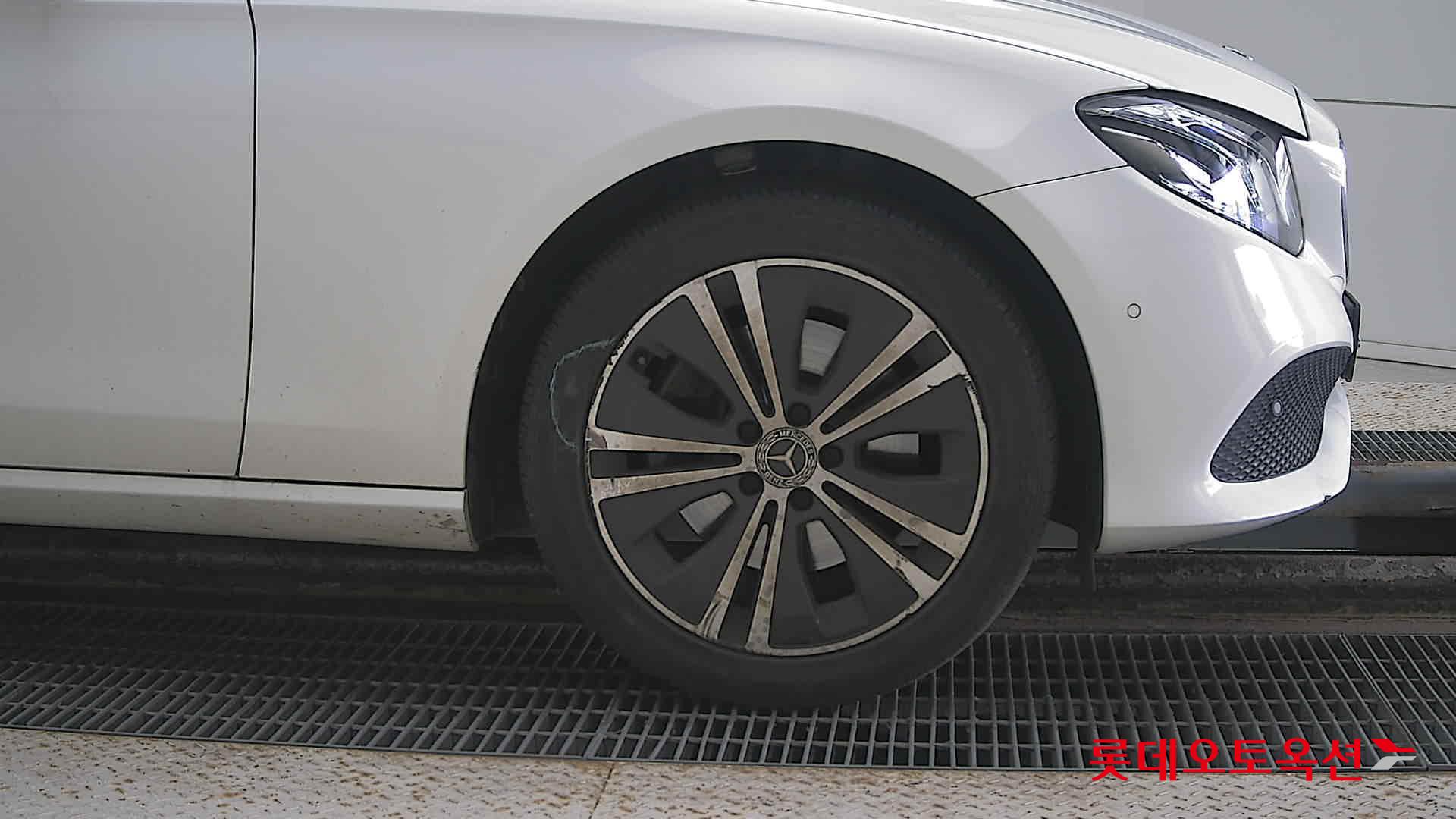 Mercedes-Benz Benz E220 d id 3062820 из Кореи 23