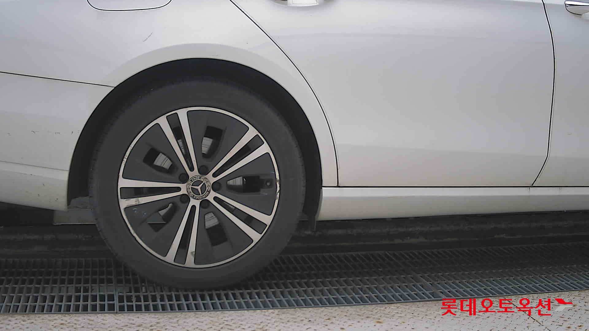 Mercedes-Benz Benz E220 d id 3062820 из Кореи 24