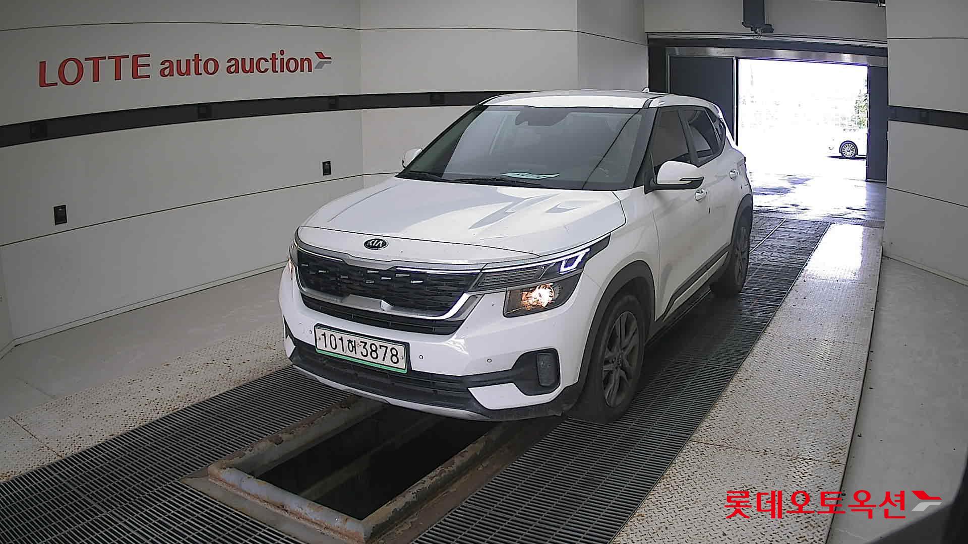 Kia Seltos 2021 Белый из Кореи